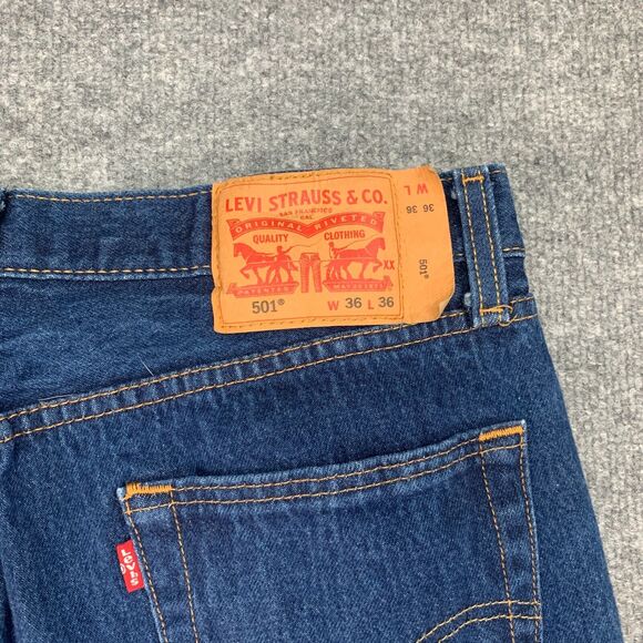 Levis 501 Jean Mens 36x32 Medium Wash Straight Leg Button Fly Overlock Stitch - Picture 7 of 10